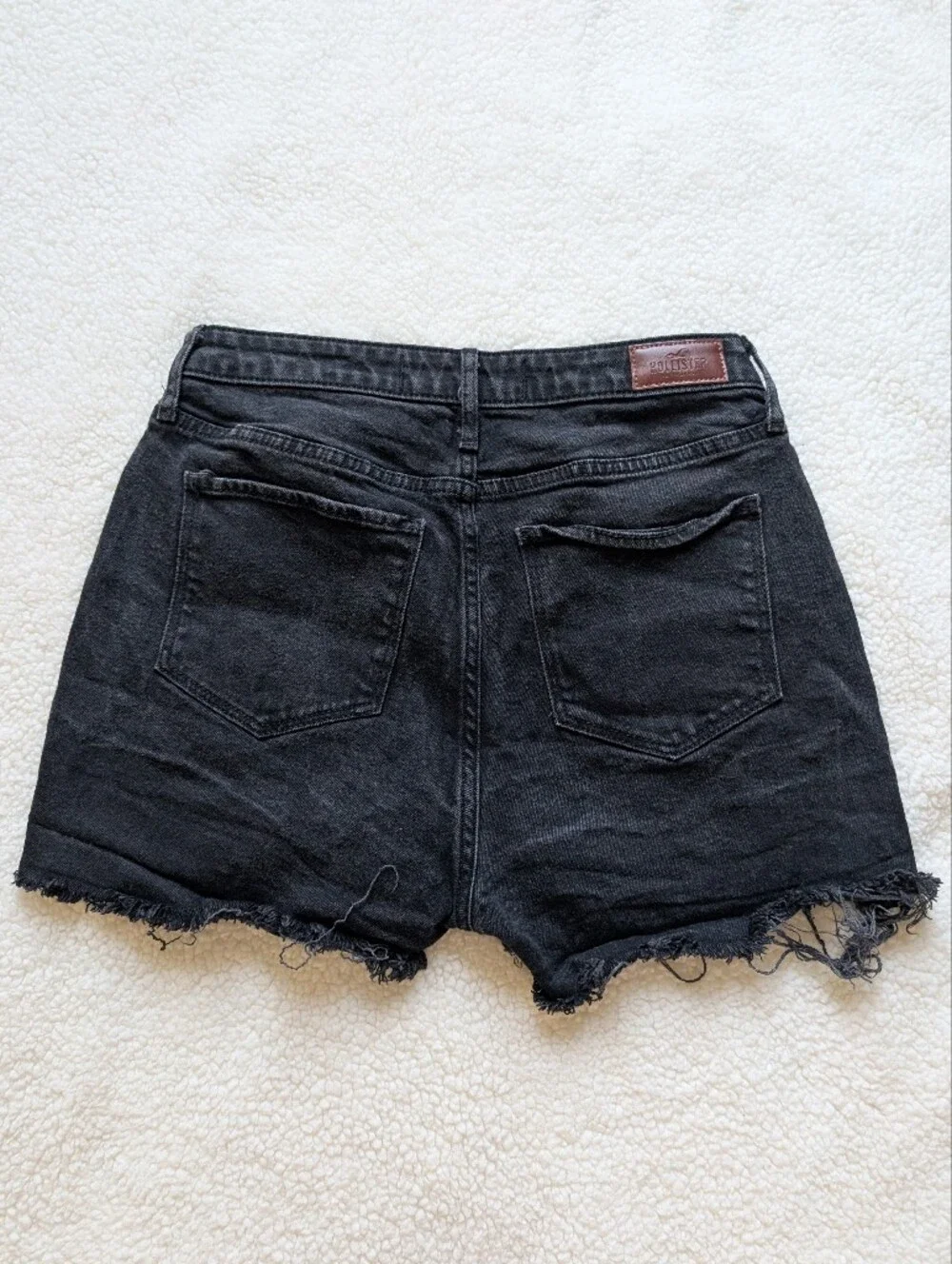 EUC Hollister Curvy High Rise Slim Straight Black Denim Frayed Hem Shorts